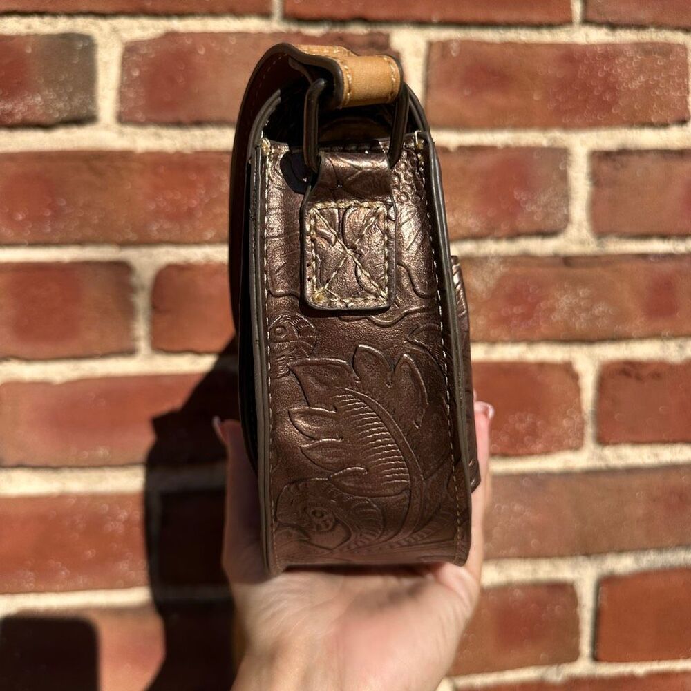 Tony Lama Tooled Leather Saddle Bag Bronzed Floral Brown Crossbody NEW - Picture 5 of 8
